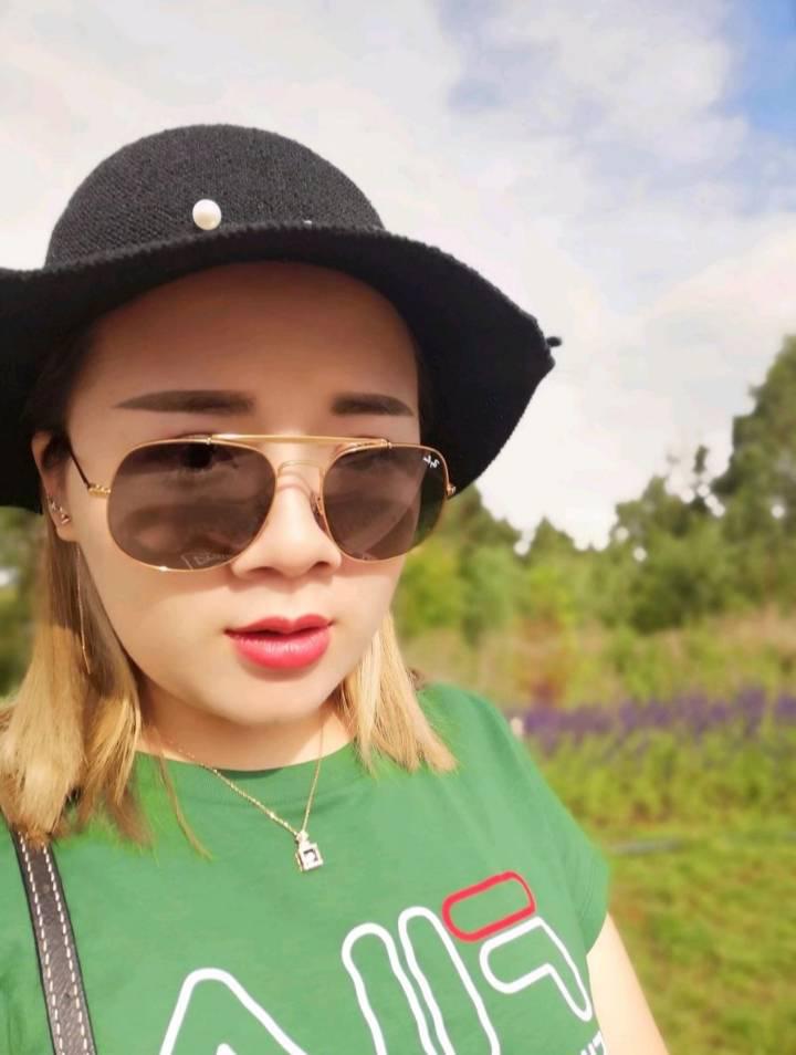 丝滑包裹严密的妞